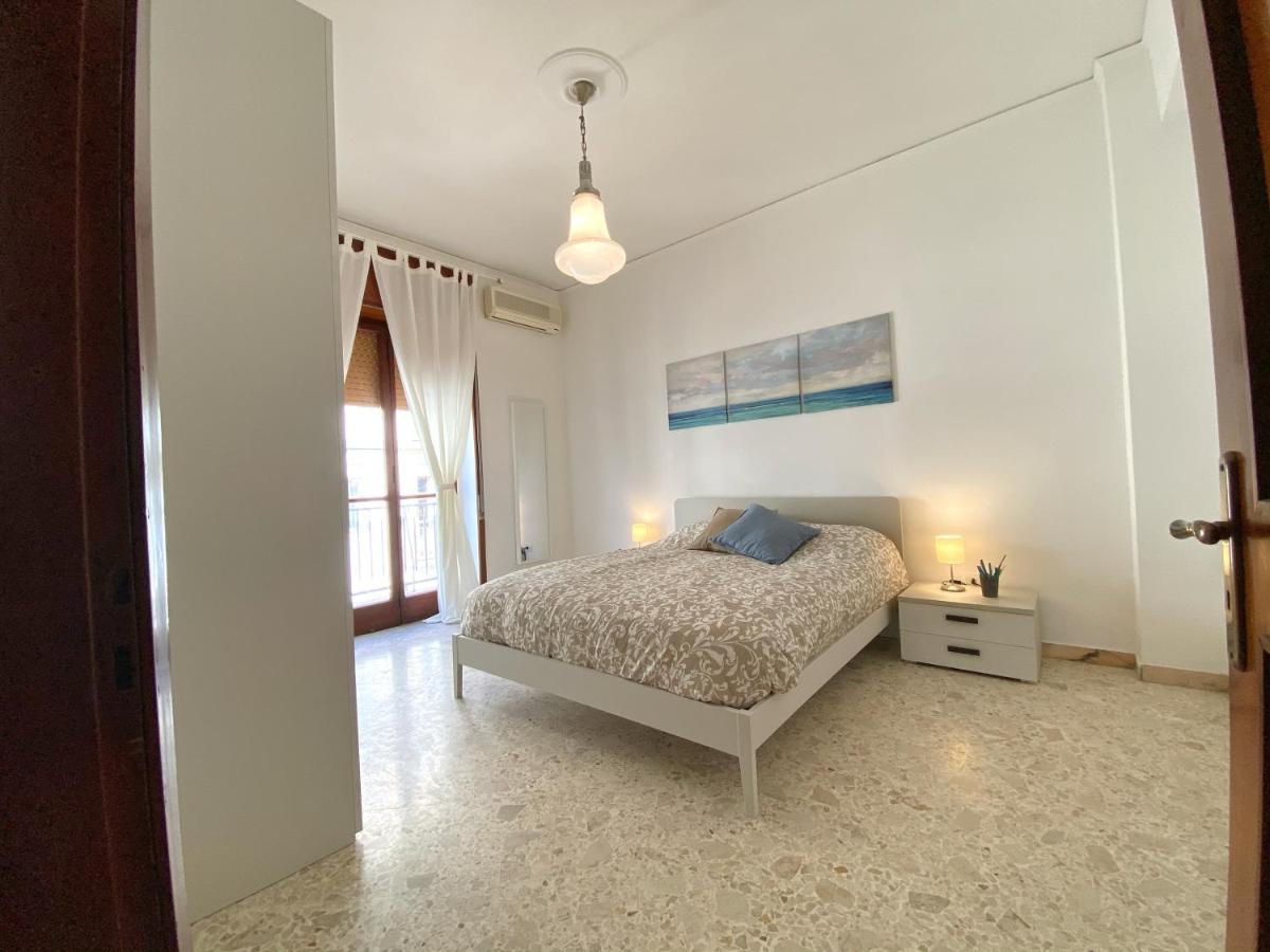 Casa Vacanze Salerno Al Corso Esterno foto